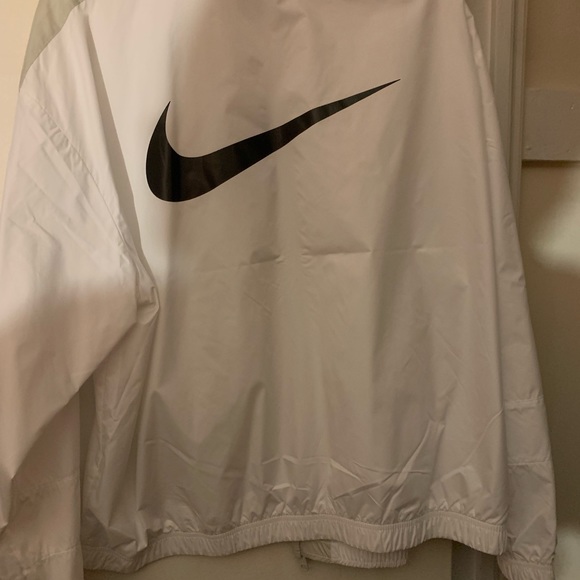 Women’s Nike Rain Utility Jacket - Picture 4 of 4